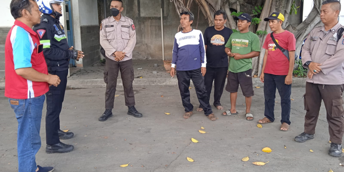 Sat Lantas Polres Karawang Imbau Sopir Bus Disiplin Berlalu Lintas