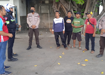 Sat Lantas Polres Karawang Imbau Sopir Bus Disiplin Berlalu Lintas
