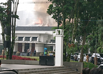 Terbakarnya Gedung Bappelitbang di Komplek Balai Kota Bandung